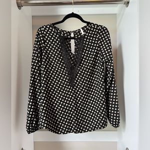 Boutique brand sage top black and cream color.size M